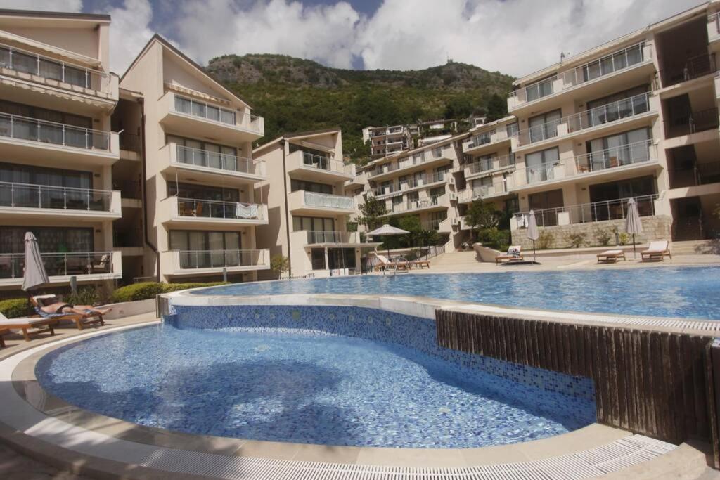 2 Bedroom In Blue Horizon Przno Lägenhet Budva